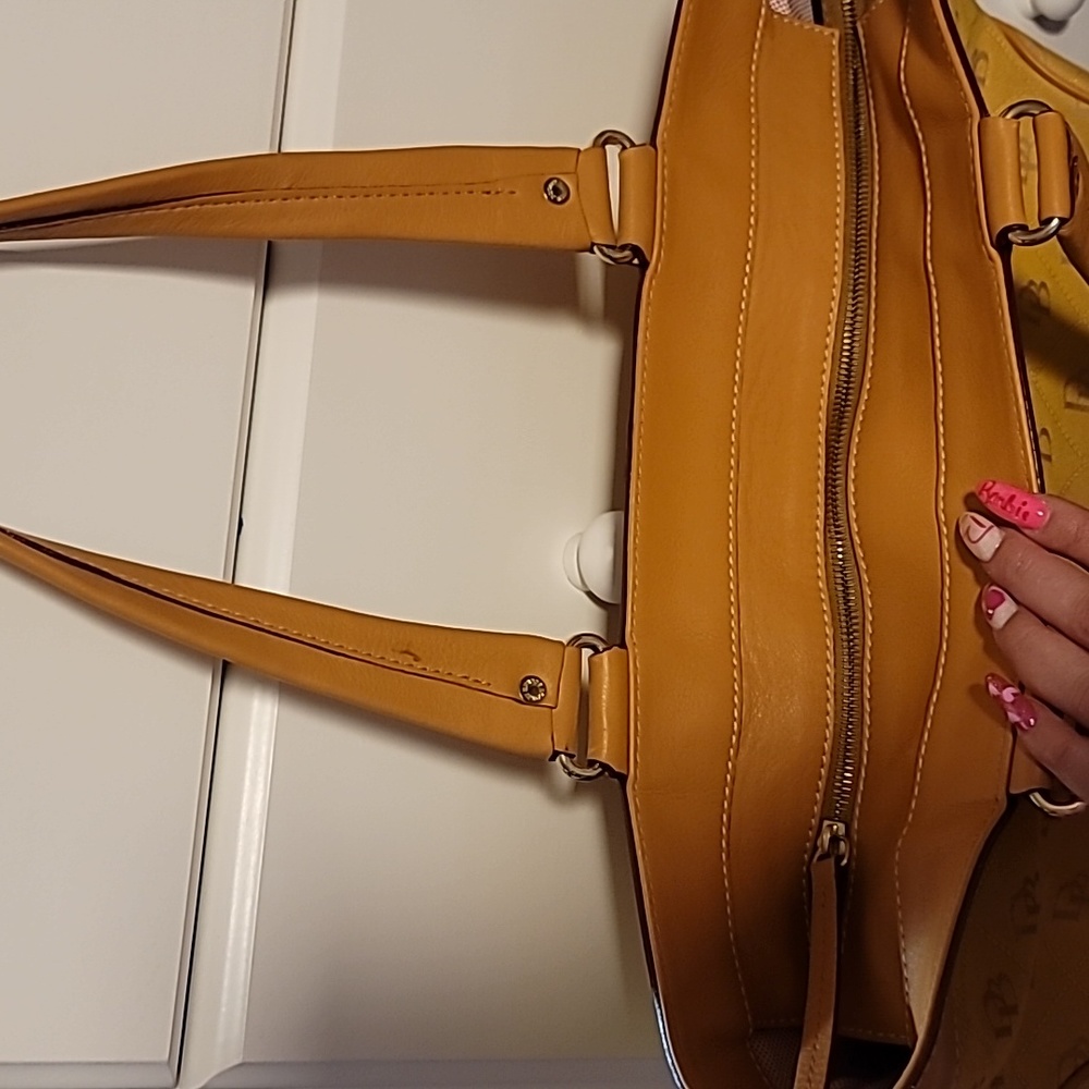 Dooney & Bourke - Picture 8 of 15